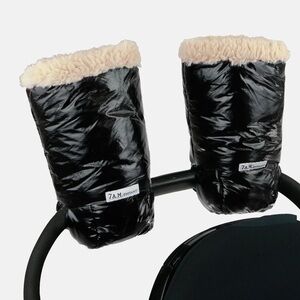 7 A.M. Enfant Black Mittens with Cream Lining